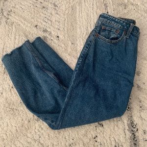 ABERCROMBIE CROPPED ACID WASH JEANS